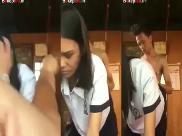 Gadis Pekerja Cantik Pasrah Goyang Kasur poster
